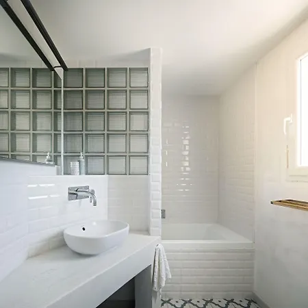 Gasthuis La Les Petits Gardons 4*